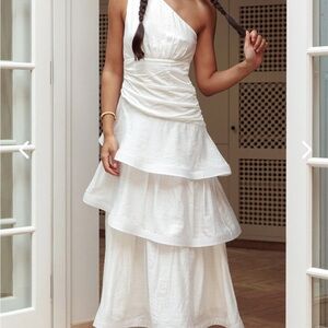 Elegant White One-Shoulder Dress